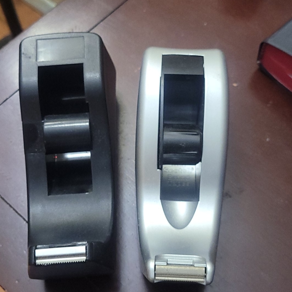 Tape dispenser
